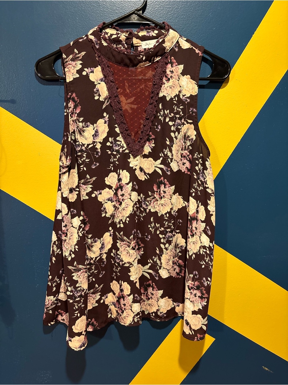 Skylar & Jade Burgundy & White Floral & Lace Boho Tank Top EUC